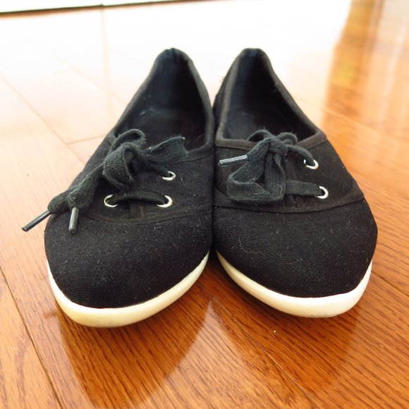 Aldo Black and White Sneakers Pointed Toe - Picture 5 of 5